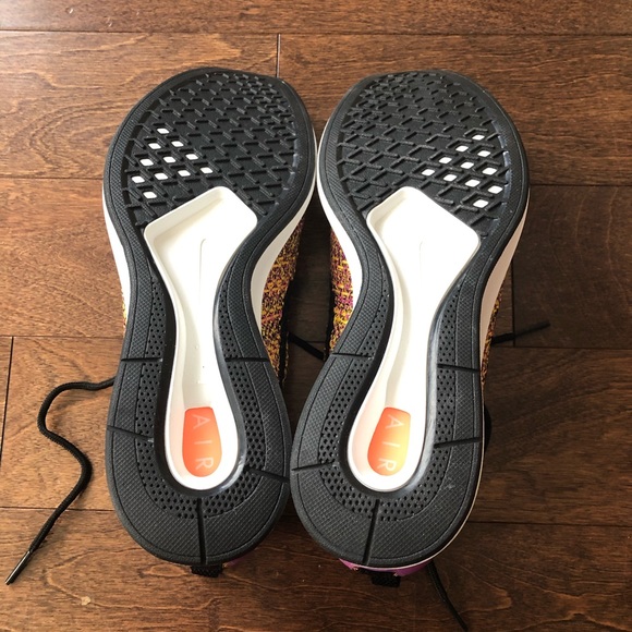 Nike Air Zoom Mariah Flyknit Racer Sneaker - Picture 3 of 6